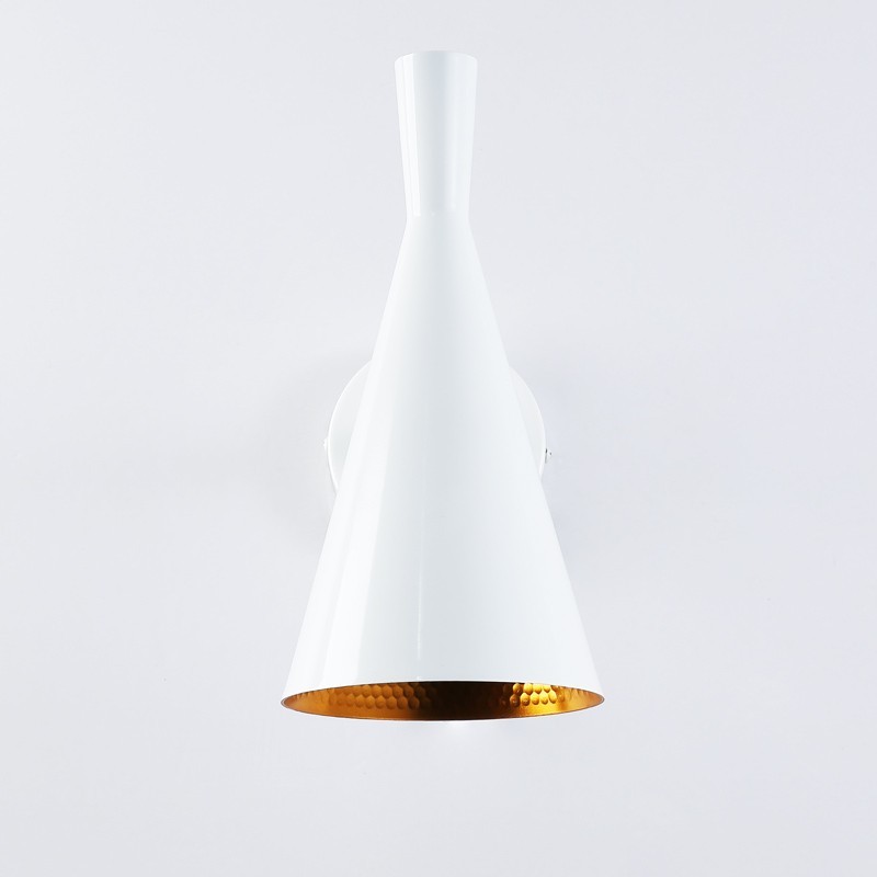 Adjustable Nordic-style wall light