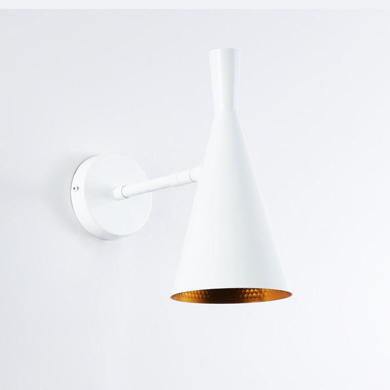 Adjustable Nordic-style wall light