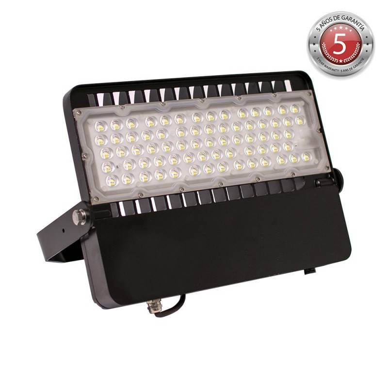 Asymmetric LED floodlight 200W - 150lm/W - IP65