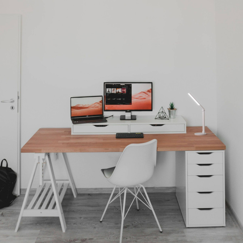 LED Desk Lamp with USB - Dimmable - CCT - 4W