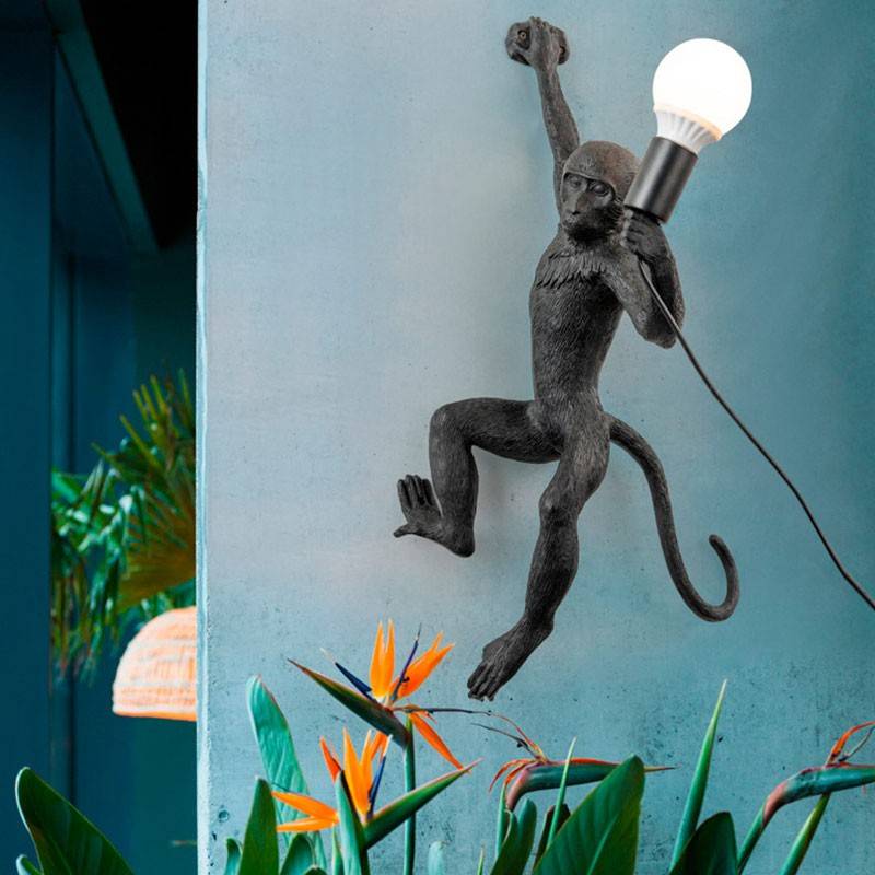Mono resin wall light "Cesar".