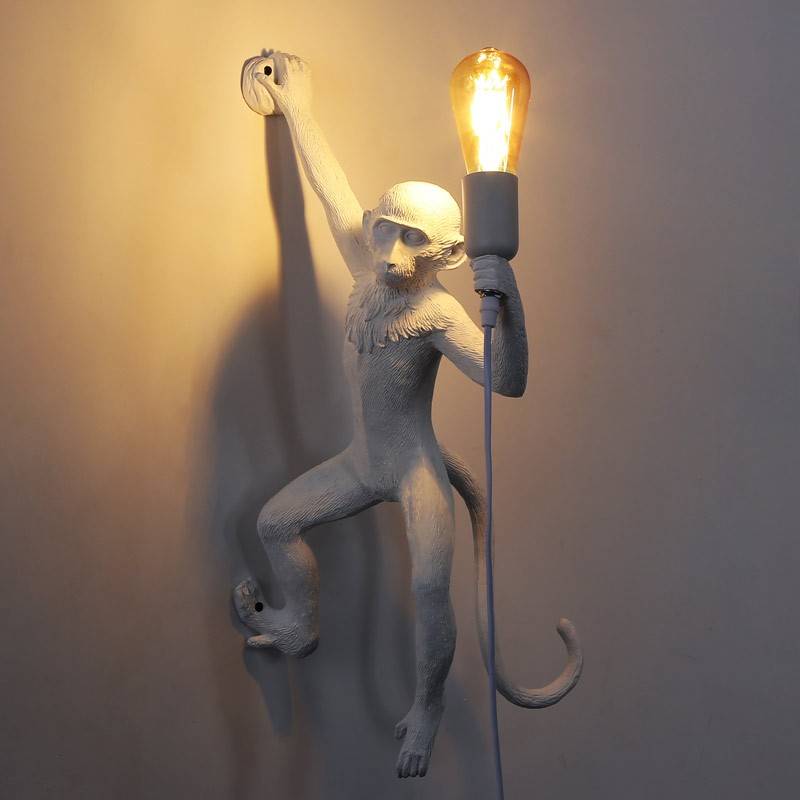 Mono resin wall light "Cesar".