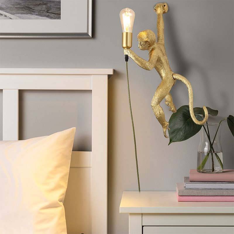 Mono resin wall light "Cesar".