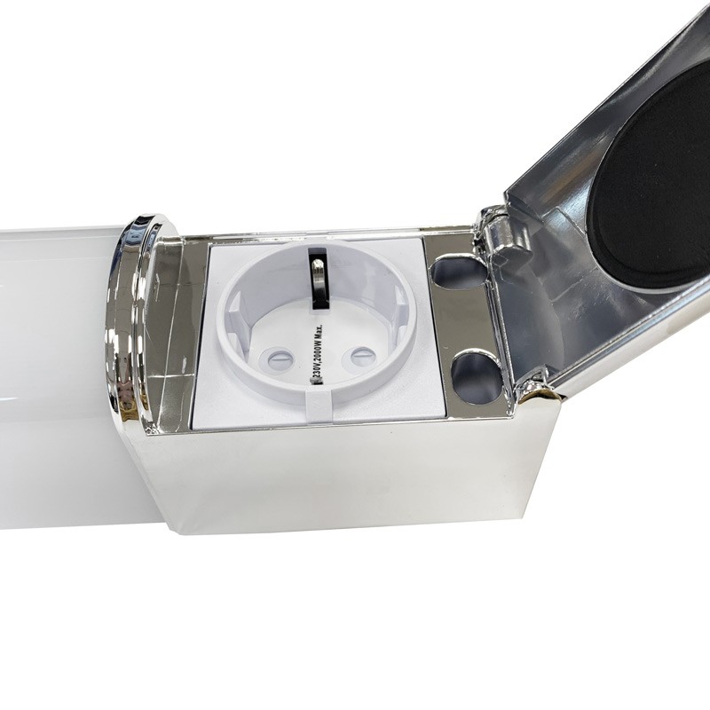 Bathroom wall light LED 15W - With integrated socket - 68cm