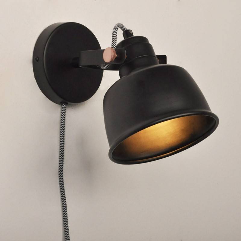 KUKKA" interior wall light with switch and socket