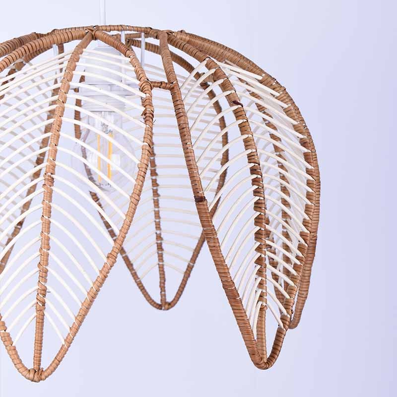 Flower-shaped rattan pendant lamp "BINTAN".