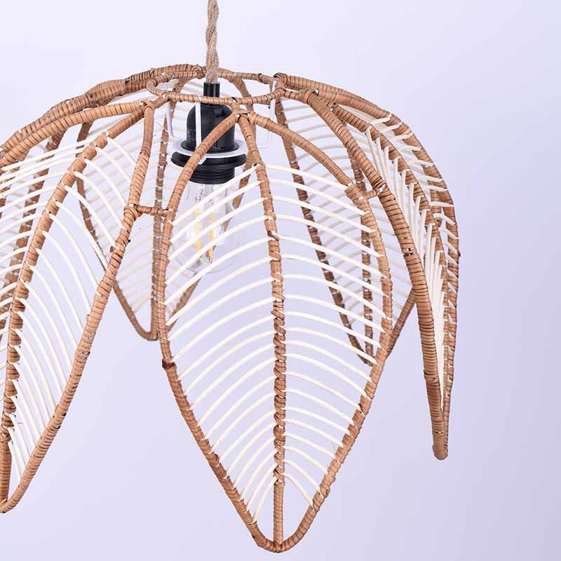 Flower-shaped rattan pendant lamp "BINTAN".