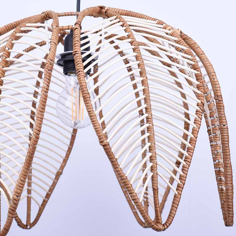 Flower-shaped rattan pendant lamp "BINTAN".