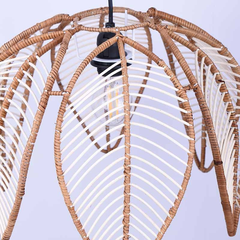 Flower-shaped rattan pendant lamp "BINTAN".