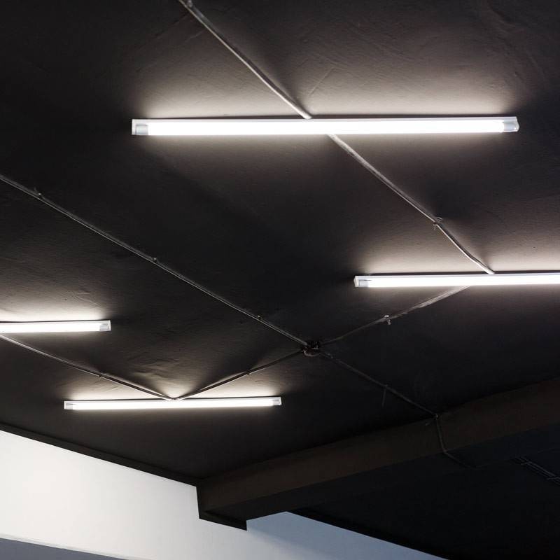 120cm T8 LED tube with microwave motion sensor - 18W - 100lm/w - 6000K