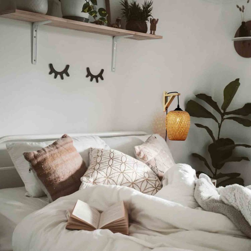 Wooden wall light, wicker lampshade and cable with switch and plug "Alan".