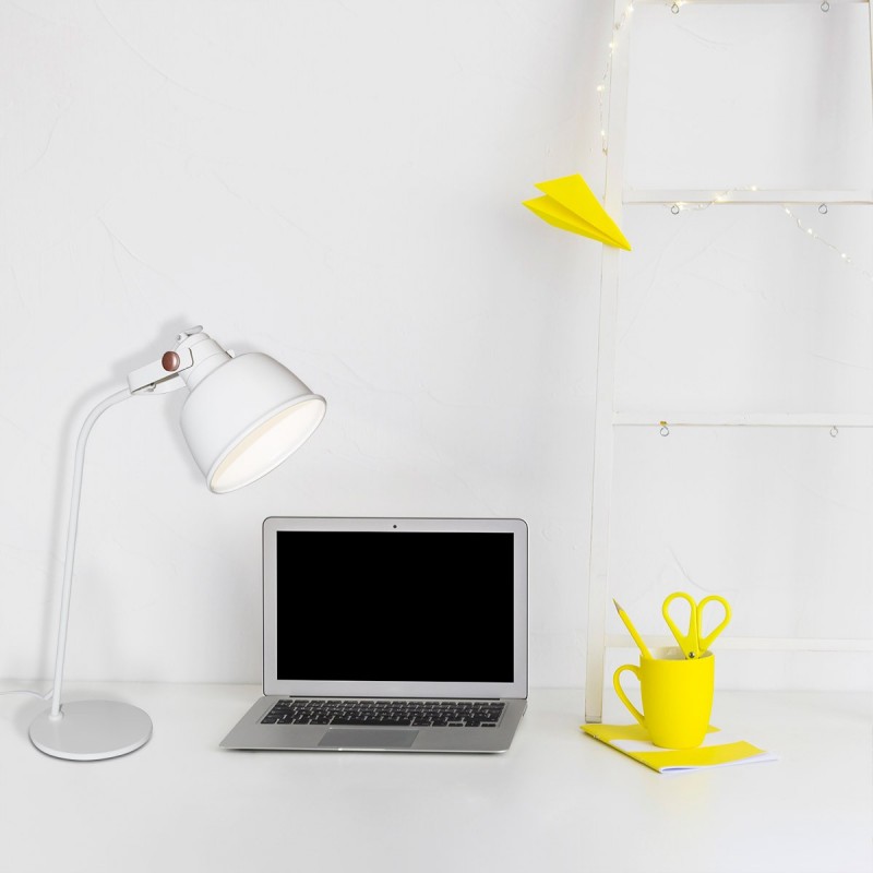 Nordic table lamp "KUKKA".