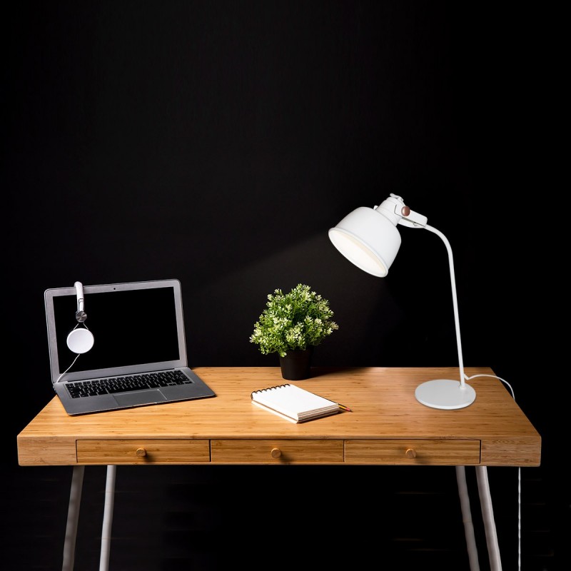 Nordic table lamp "KUKKA".
