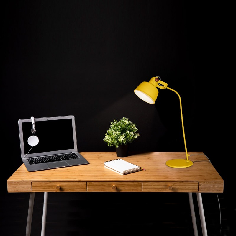 Nordic table lamp "KUKKA".