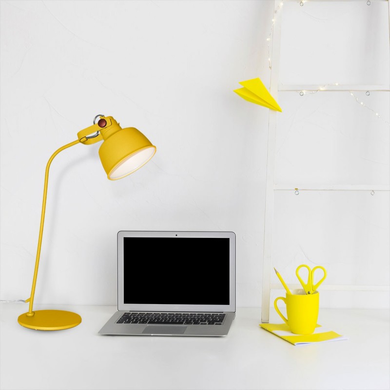 Nordic table lamp "KUKKA".