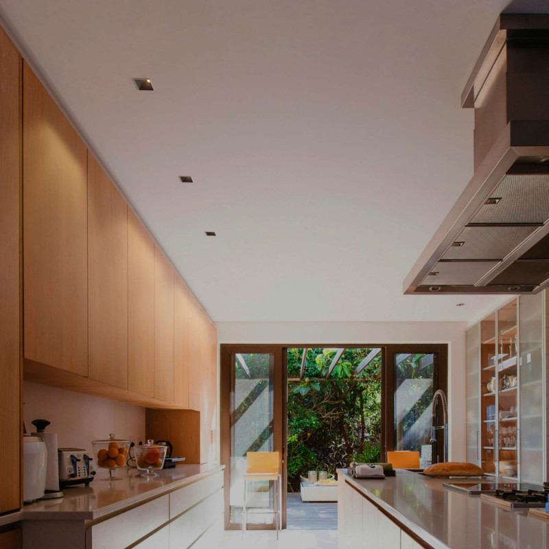 Asymmetrical square recessed downlight ring - Low UGR - Cutout 85 x 85mm