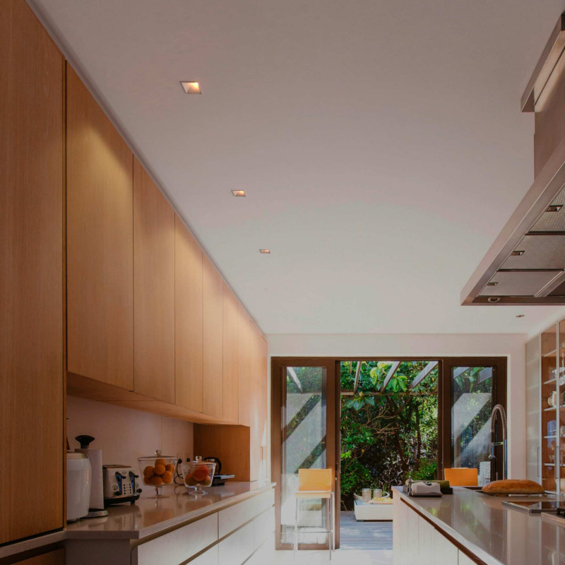 Asymmetrical square recessed downlight ring - Low UGR - Cutout 85 x 85mm