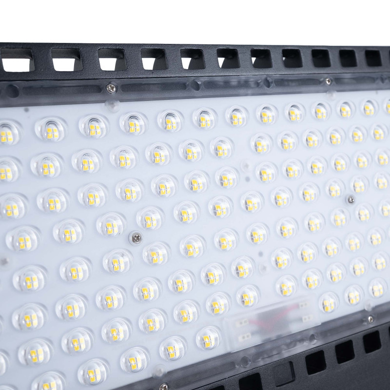 Asymmetrical outdoor LED floodlight - 300W - 140lm/W- IP66