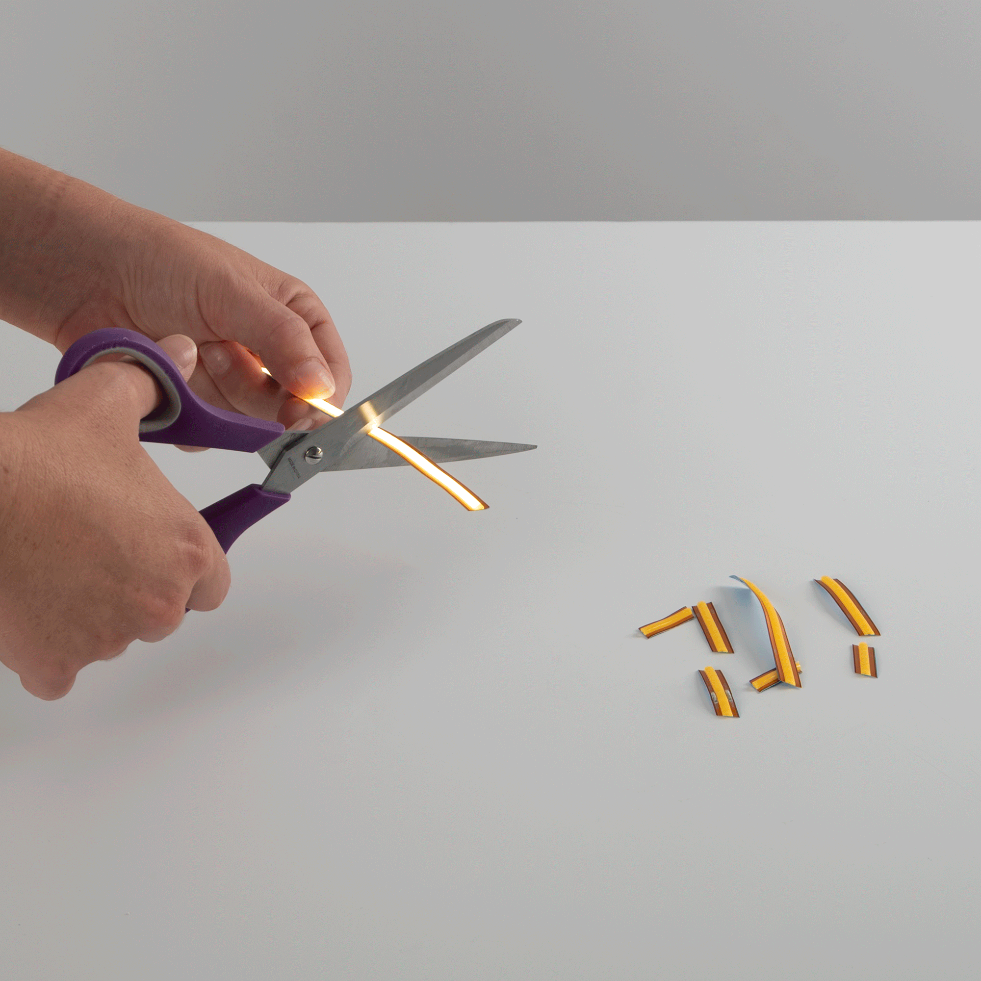 gif2000px-CUT.gif
