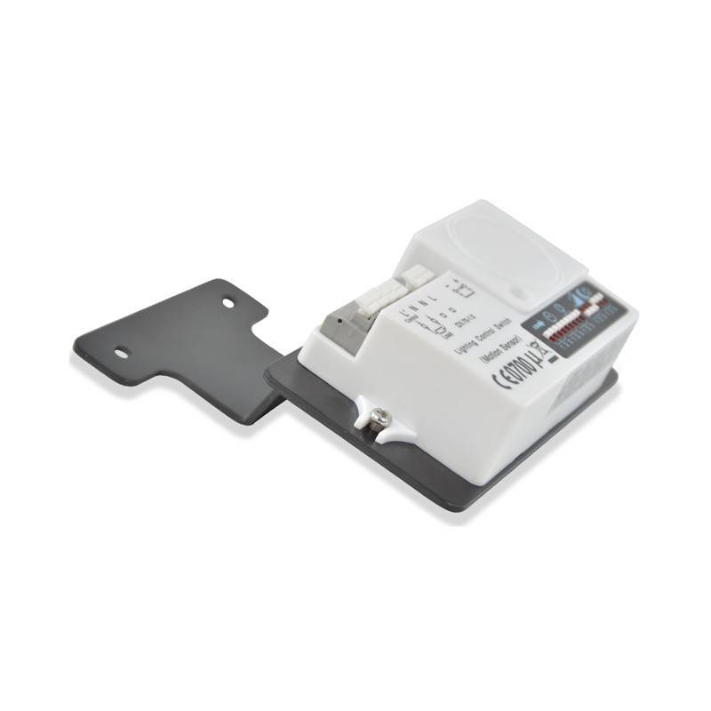 Microwave motion sensor with 1-10V control