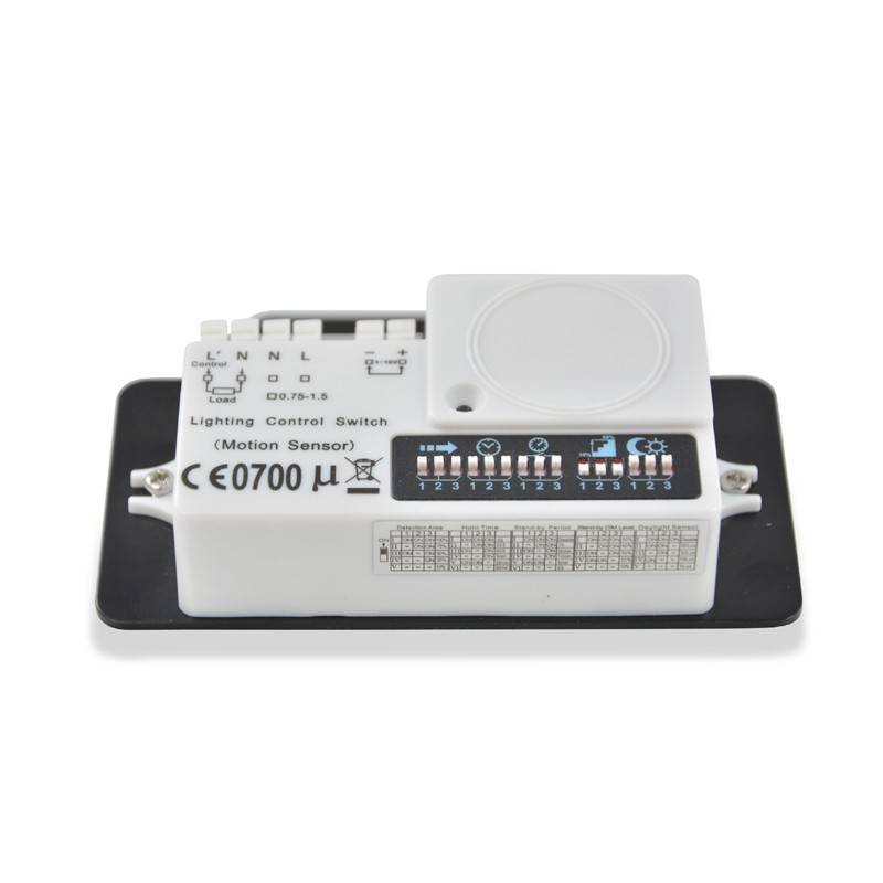 Microwave motion sensor with 1-10V control