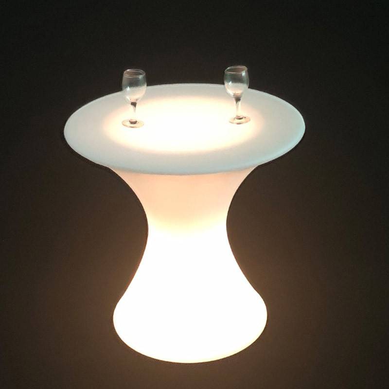 RGBW ładowalna lampa stołowa LED 24W IP67 58x60cm